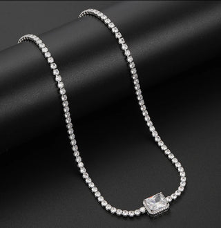 It girl luxury necklace