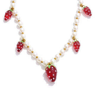 Berry demure pearl necklace