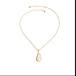 Pearl grip necklace
