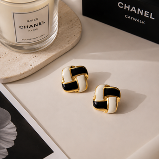Monaco Earrings 🖤🤍